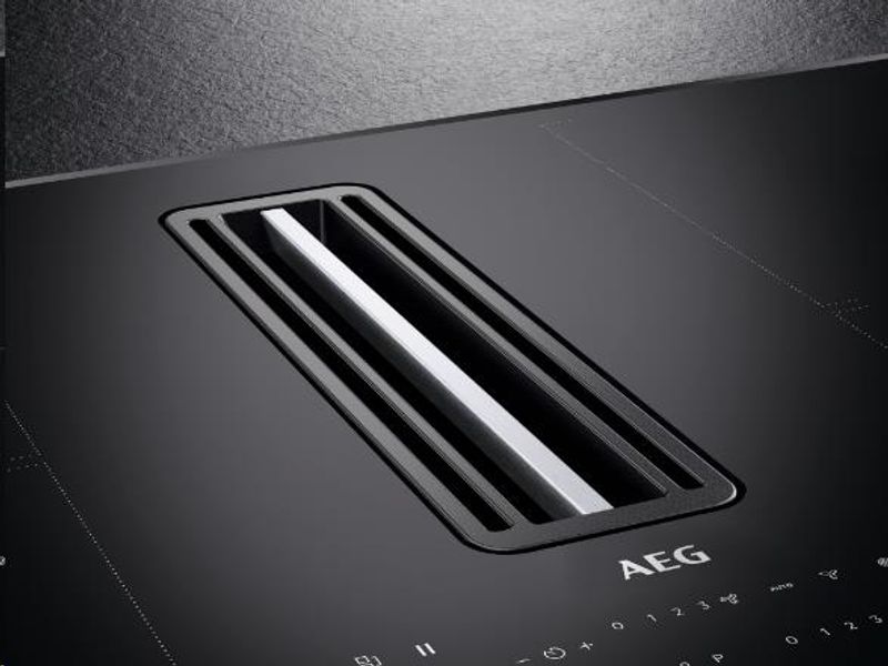 AEG CCS84751CB induksjonstopp med integrert ventilator